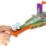 World of Zombies 1 Game Park with Accessories 30 x 20 x 6 cm, Multicoloured